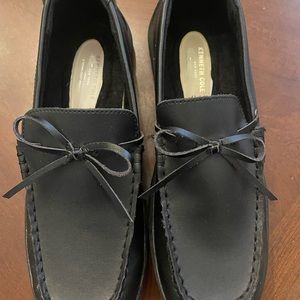 Black Leather Kenneth Cole Boys Dress Shoes Never Worn